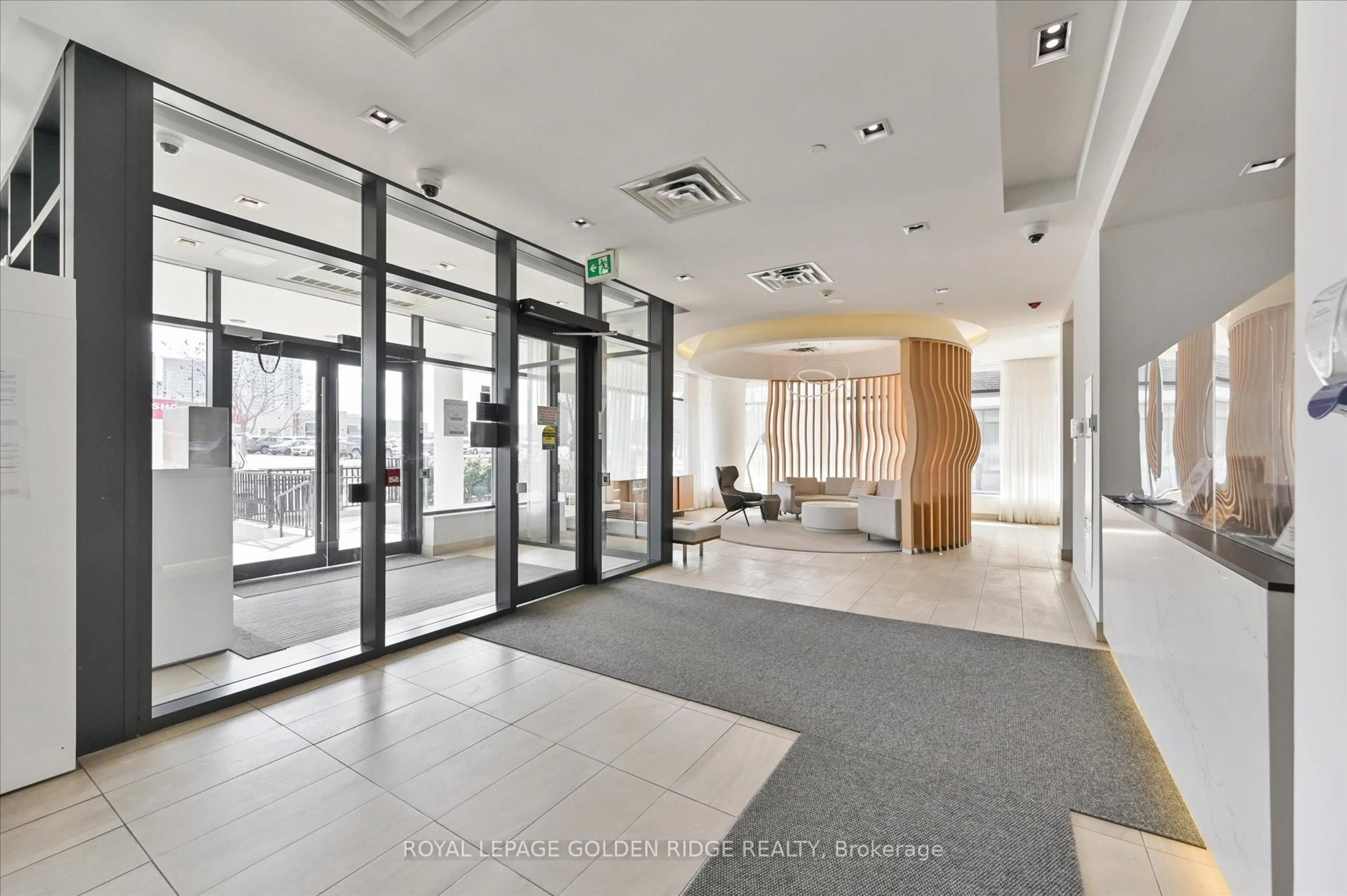 Indoor foyer for 150 Fairview Mall Dr #309, Toronto Ontario M2J 0E7