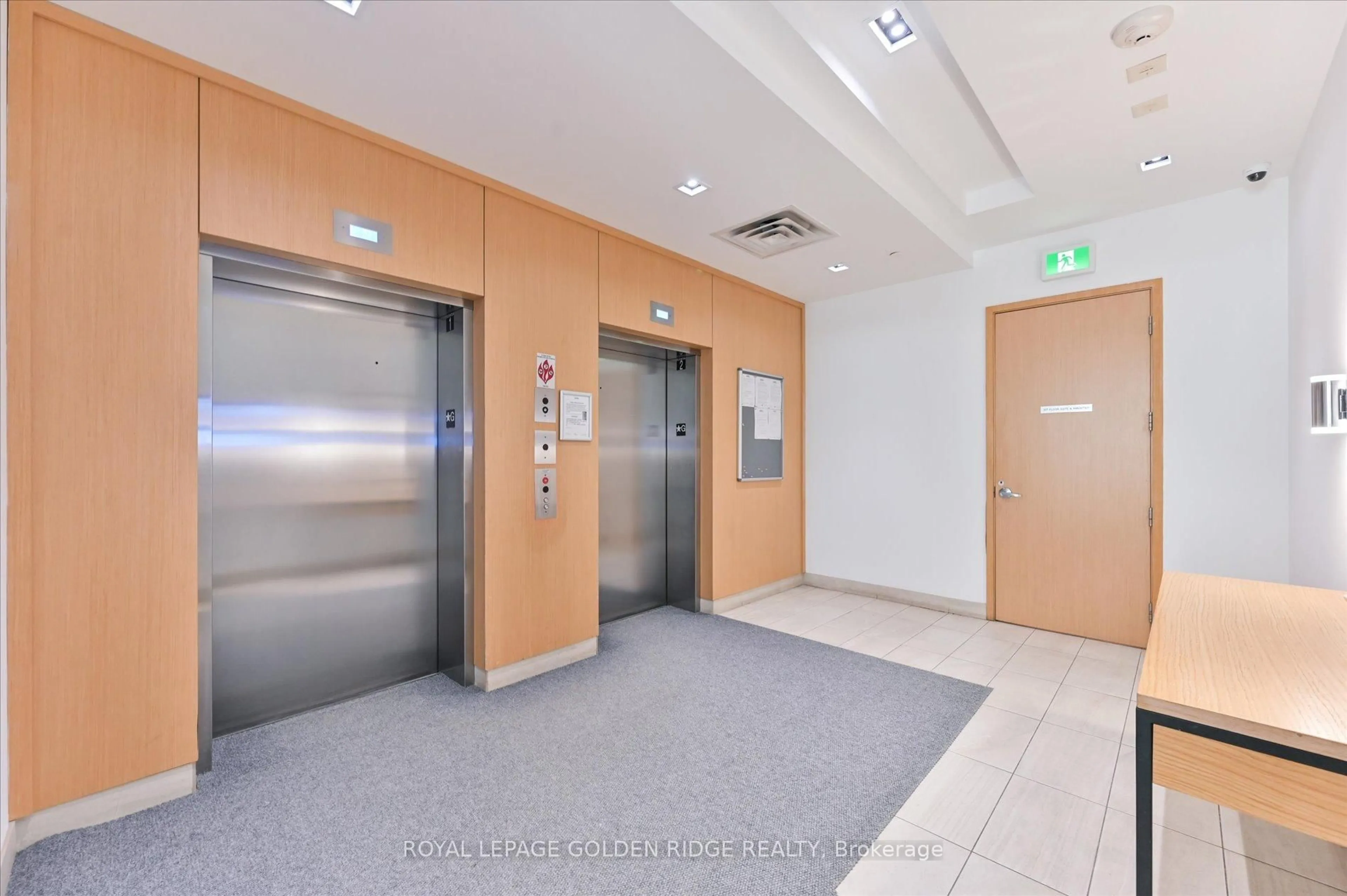 Indoor foyer for 150 Fairview Mall Dr #309, Toronto Ontario M2J 0E7