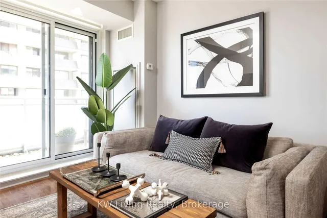 Additional property image - 736 Spadina Ave Unit 1411