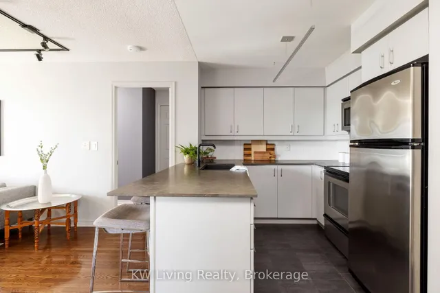 Additional property image - 736 Spadina Ave Unit 1411