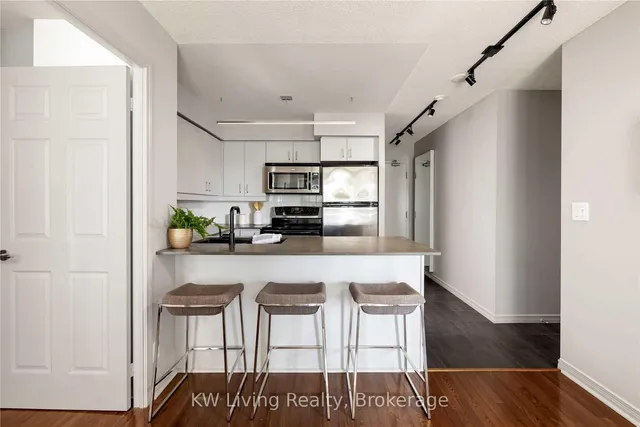 Additional property image - 736 Spadina Ave Unit 1411