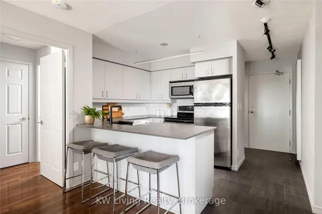 Additional property image - 736 Spadina Ave Unit 1411