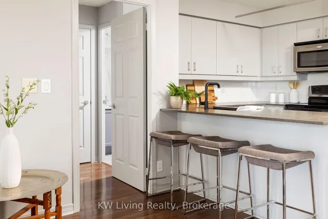 Additional property image - 736 Spadina Ave Unit 1411
