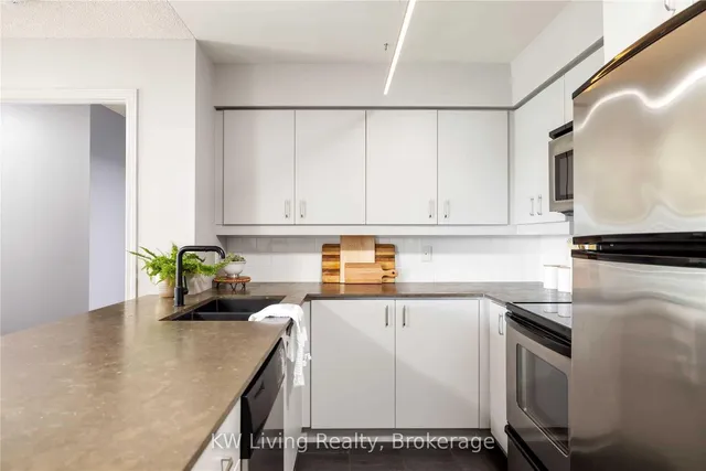 Additional property image - 736 Spadina Ave Unit 1411