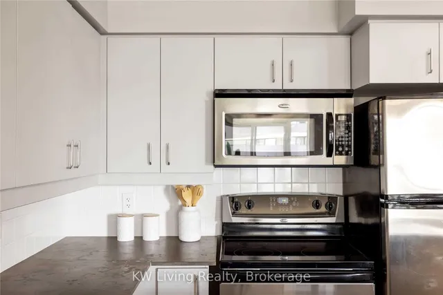 Additional property image - 736 Spadina Ave Unit 1411