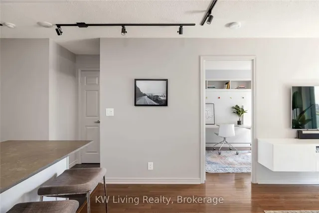 Additional property image - 736 Spadina Ave Unit 1411