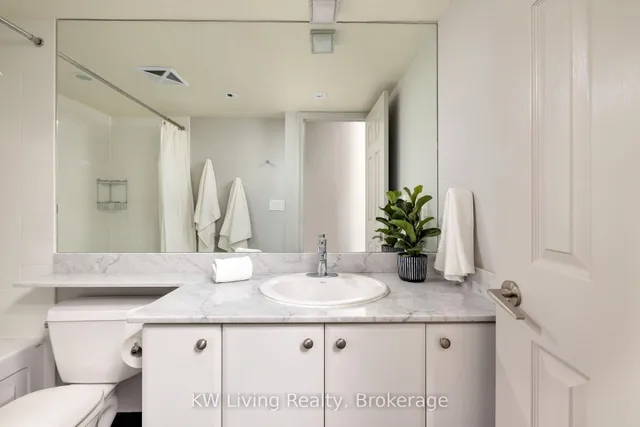 Additional property image - 736 Spadina Ave Unit 1411