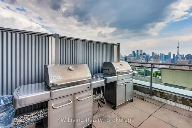 Additional property image - 736 Spadina Ave Unit 1411