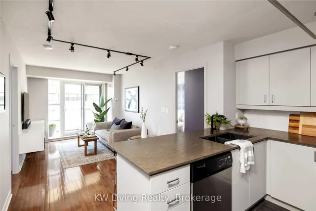 Additional property image - 736 Spadina Ave Unit 1411