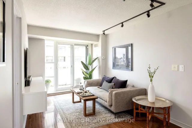 Additional property image - 736 Spadina Ave Unit 1411