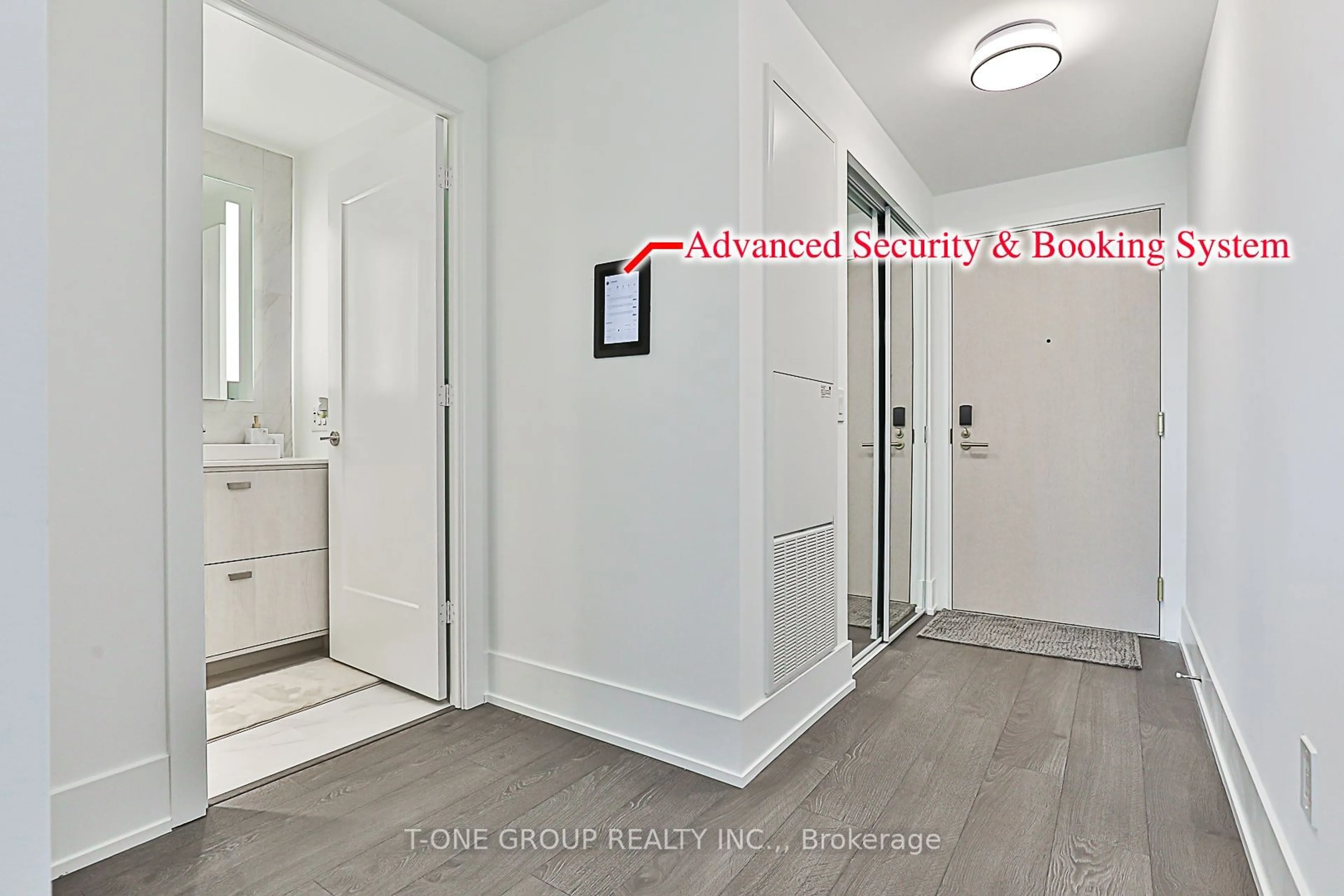 Indoor entryway for 480 Front st west St #1504, Toronto Ontario M5V 0V6