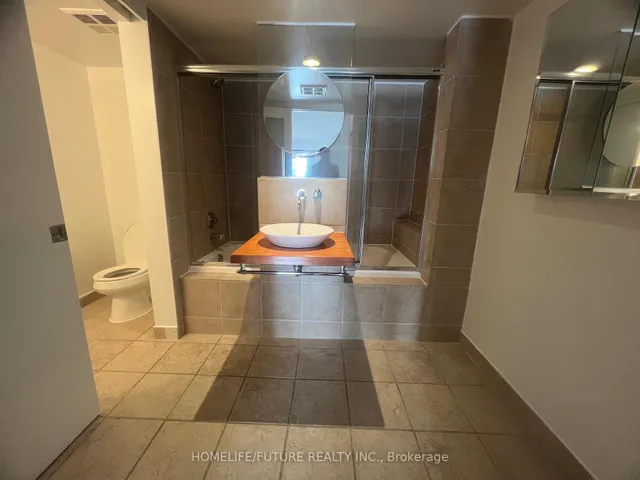 Additional property image - 550 Queens Quay Unit 1022