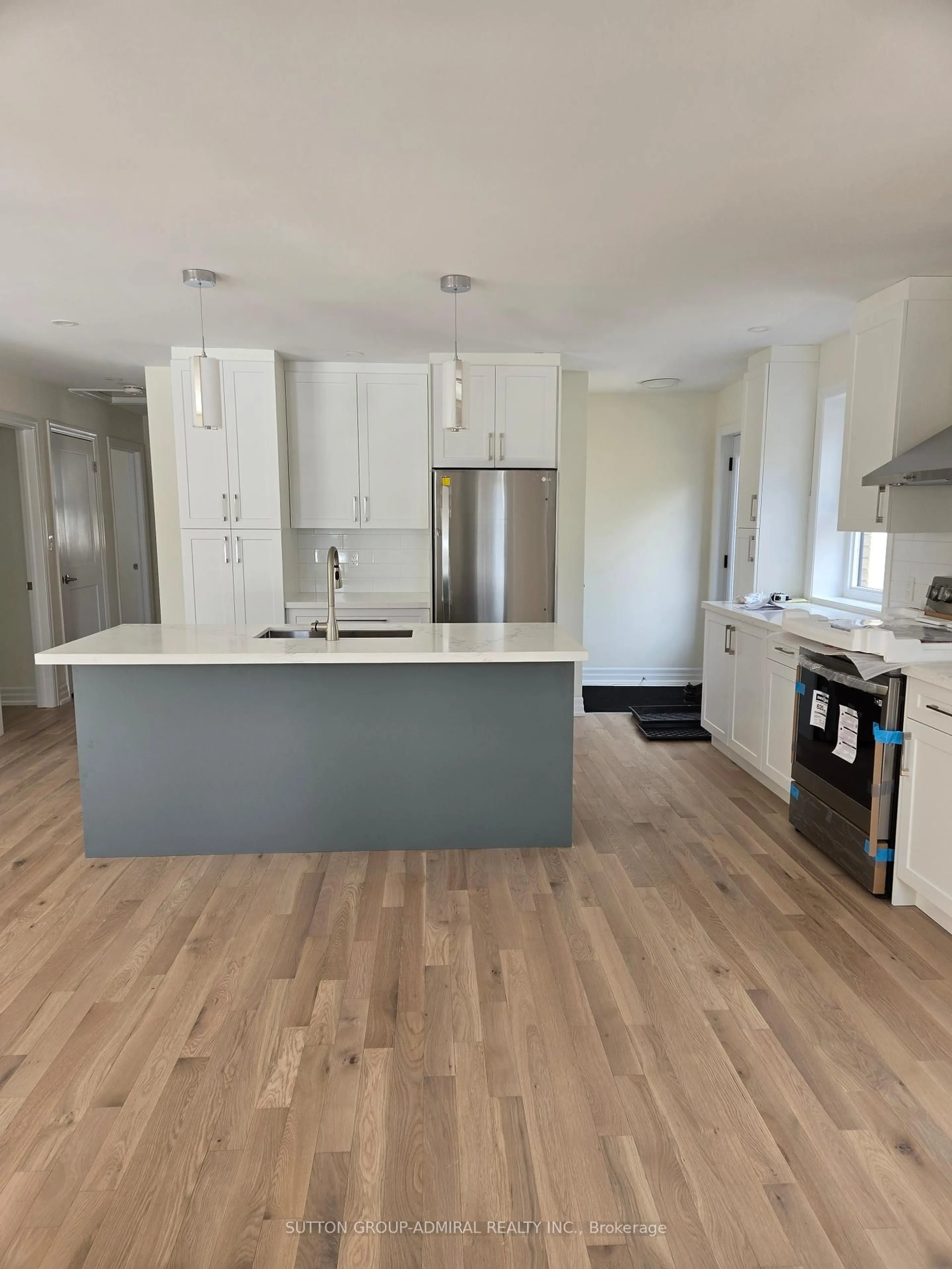 Open concept kitchen, unknown for 16 Fleetwell Crt, Toronto Ontario M2R 1L3