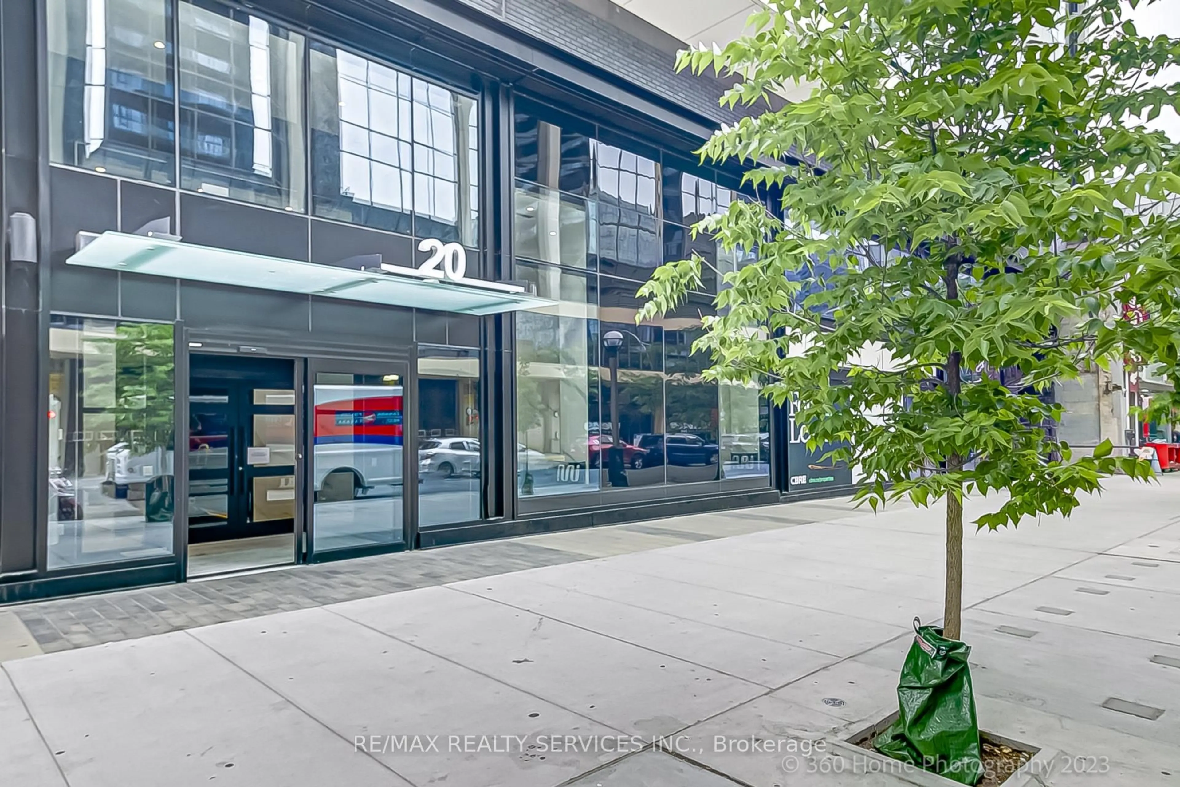 Indoor foyer for 20 Edward St #1719, Toronto Ontario M5G 1C9