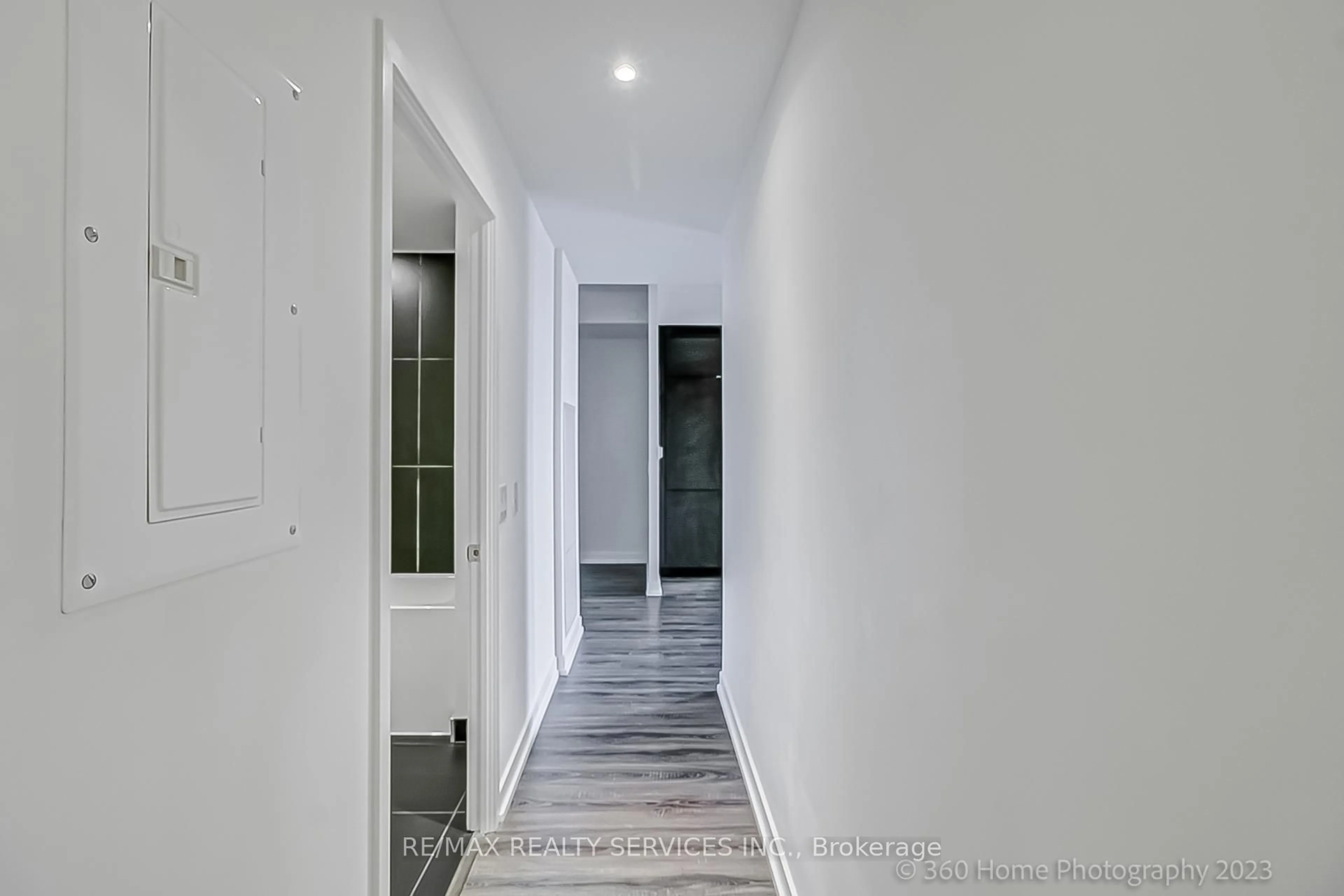 Indoor entryway for 20 Edward St #1719, Toronto Ontario M5G 1C9