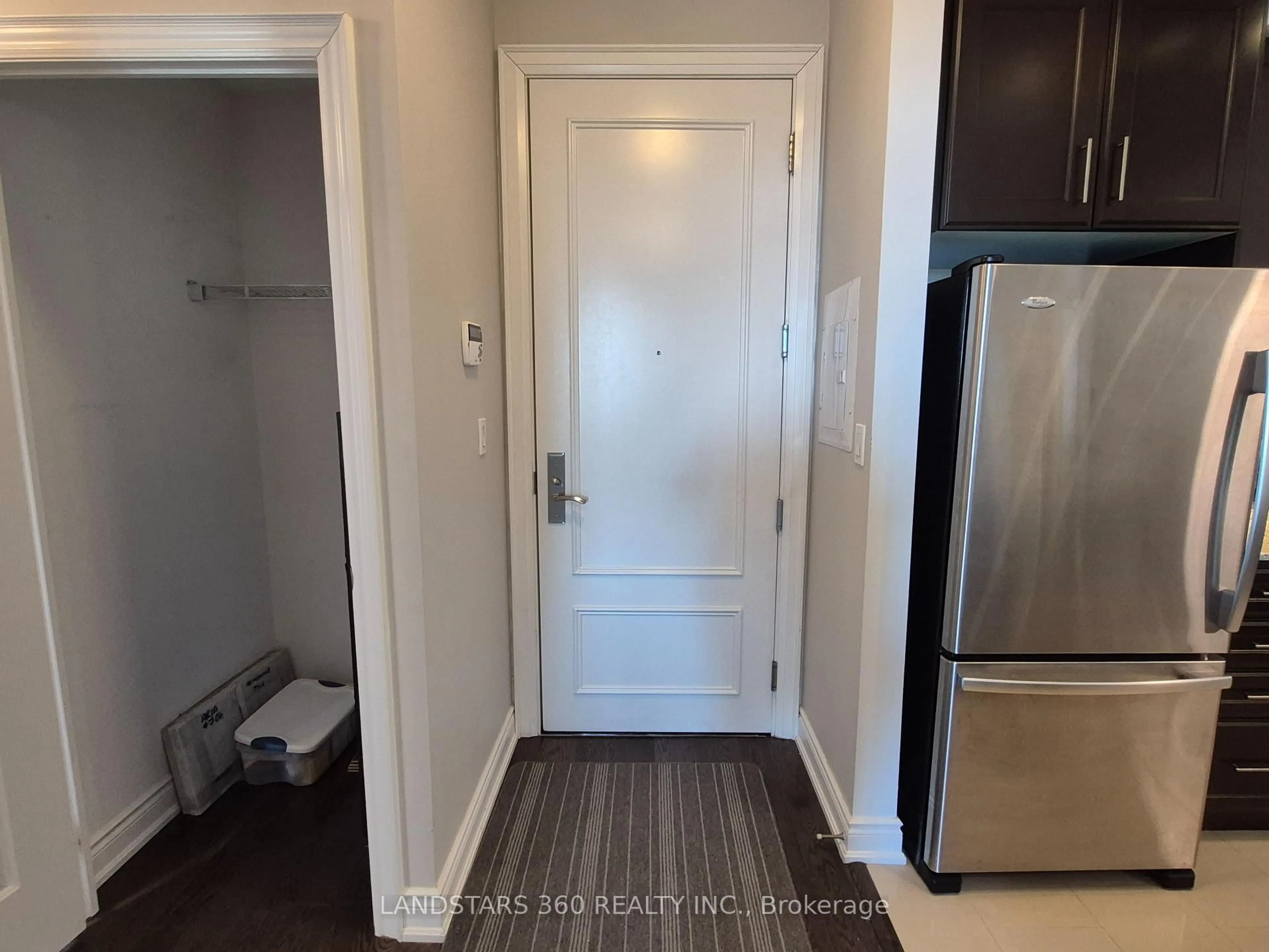 Indoor entryway for 10 Bloorview Pl #706, Toronto Ontario M2J 0B1