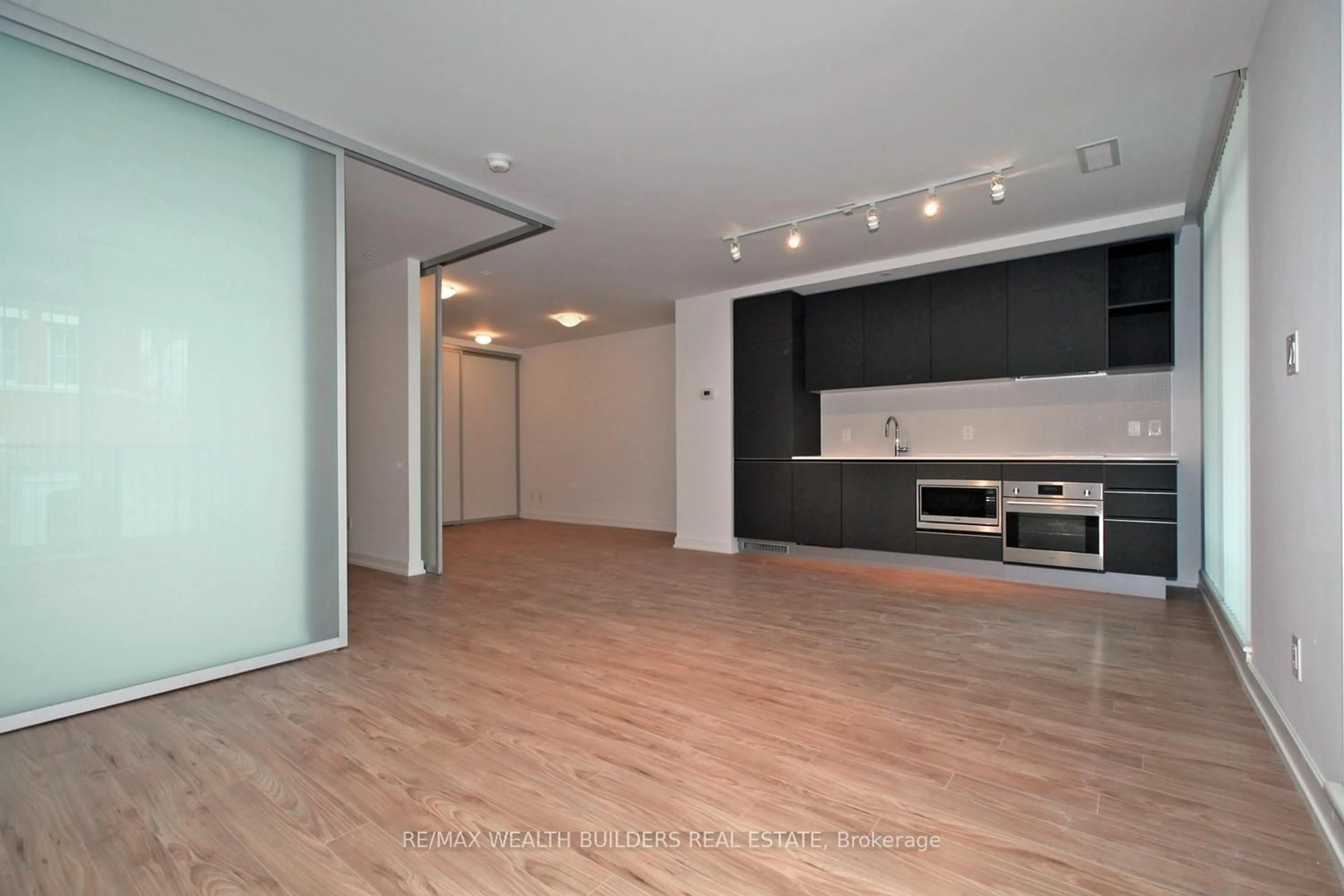 A pic of a room for 377 Madison Ave #210, Toronto Ontario M4V 3E1