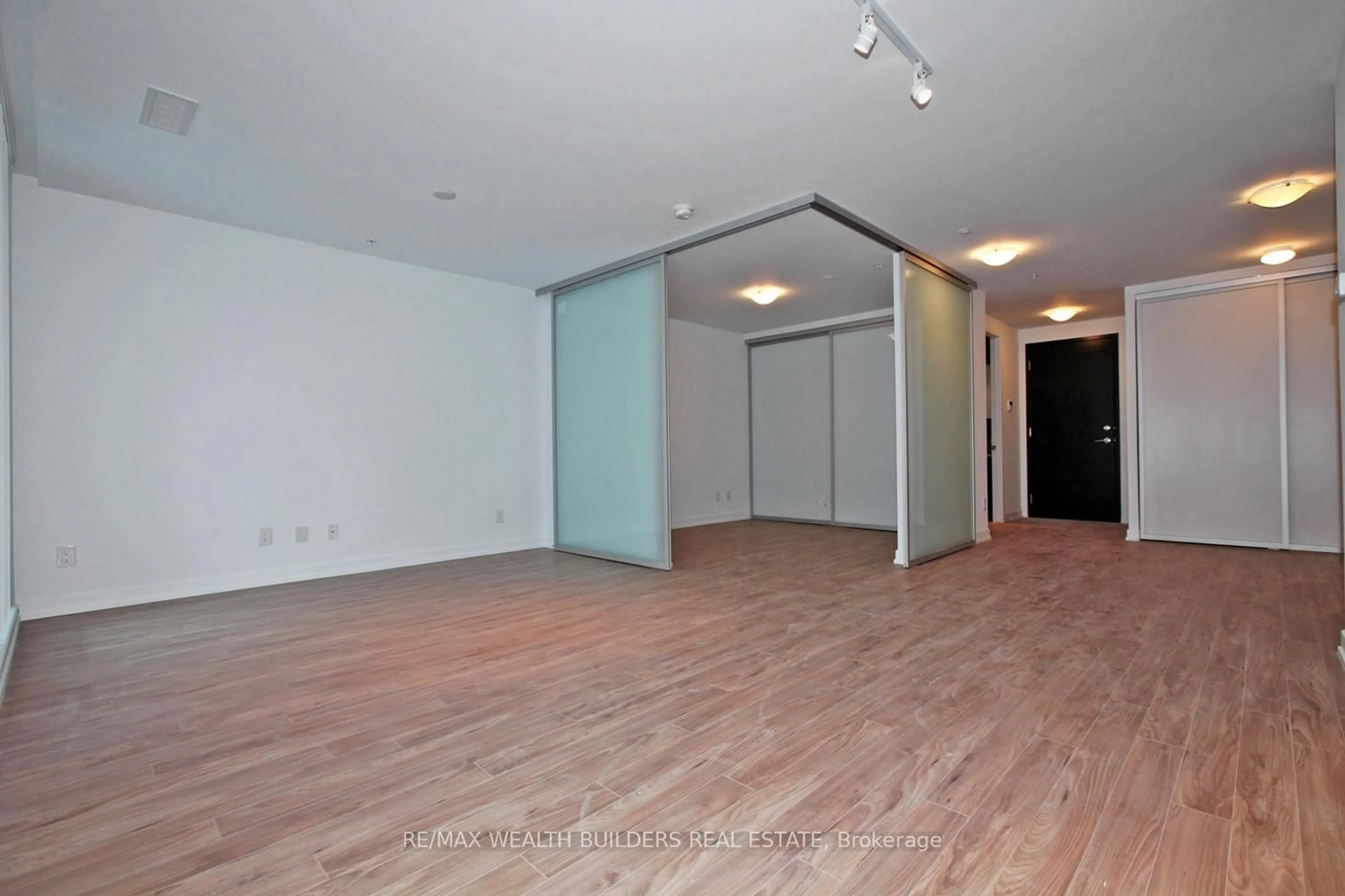 A pic of a room for 377 Madison Ave #210, Toronto Ontario M4V 3E1