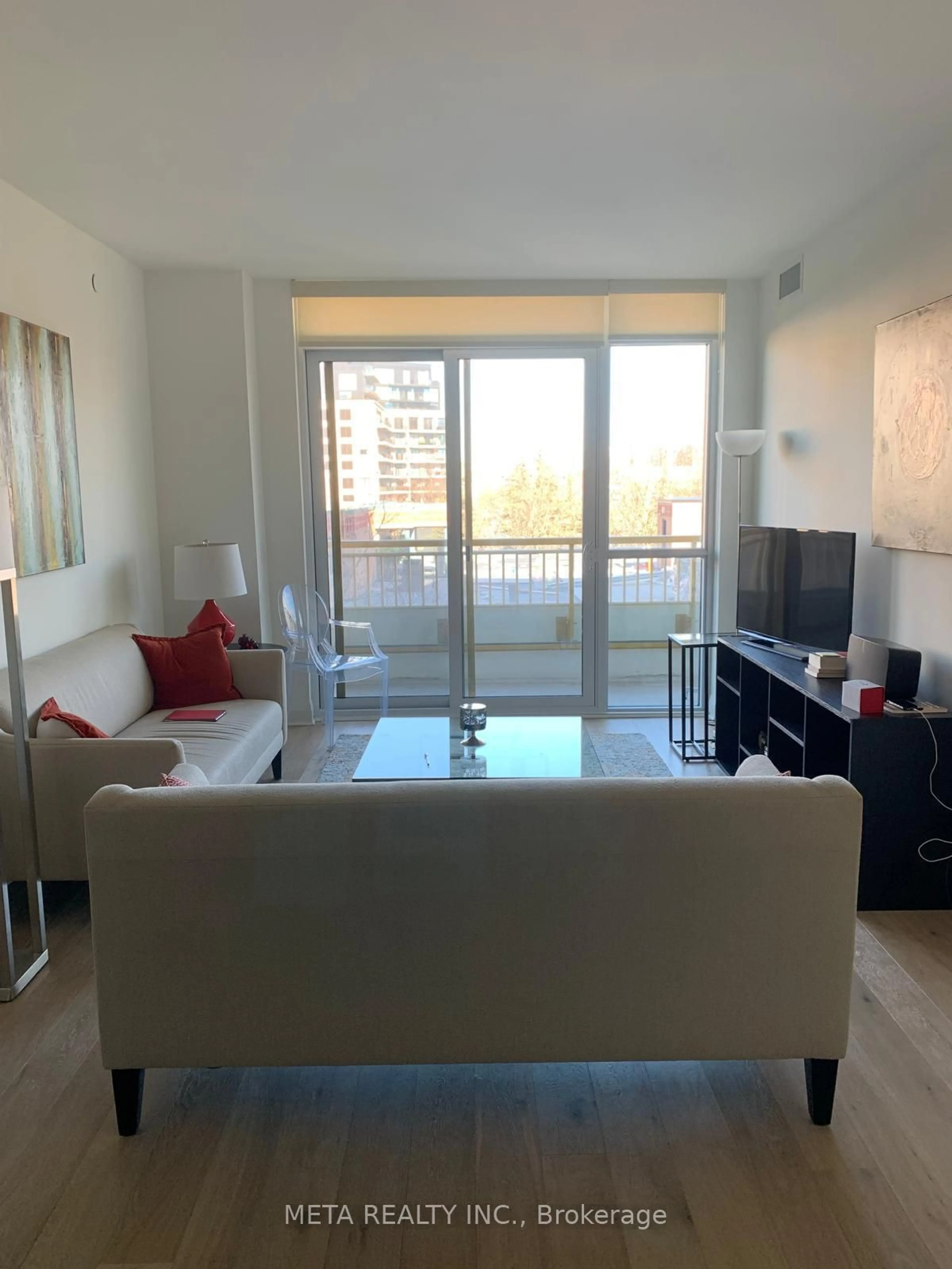 Living room with furniture, wood/laminate floor for 151 Avenue Rd #507, Toronto Ontario M5R 2H7