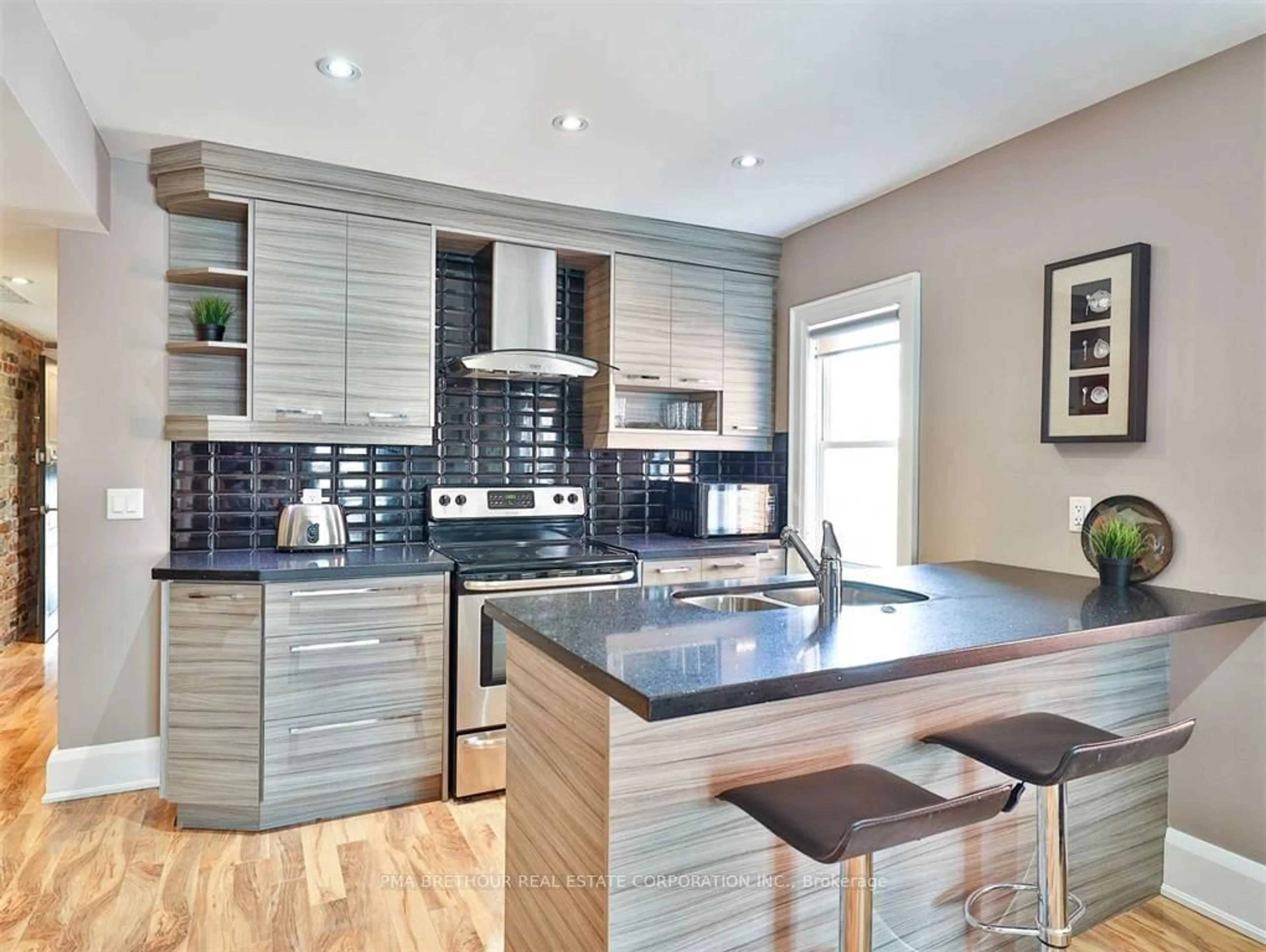 Contemporary kitchen, unknown for 4 Belle Ayre Blvd, Toronto Ontario M4S 2P7