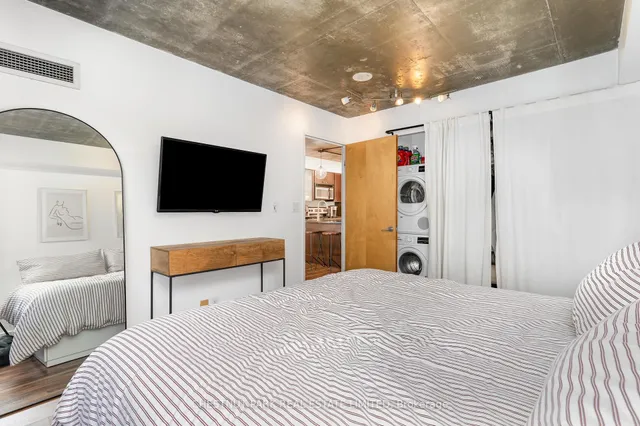 Additional property image - 1005 King St Unit 404