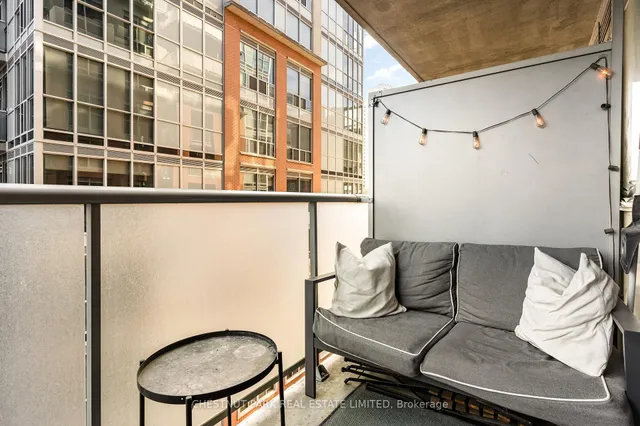 Additional property image - 1005 King St Unit 404
