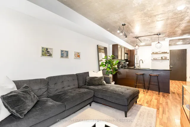 Additional property image - 1005 King St Unit 404