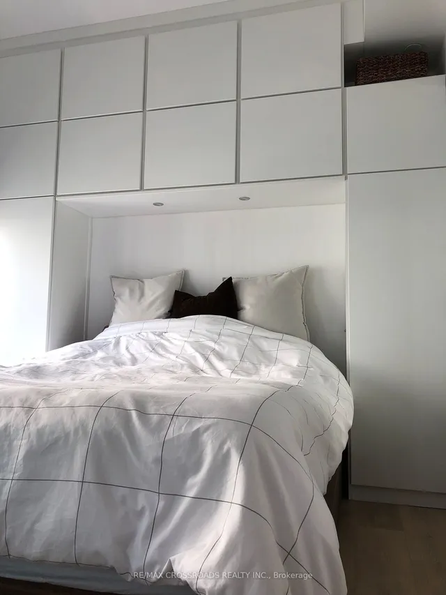 Additional property image - 215 Queen St Unit 2105