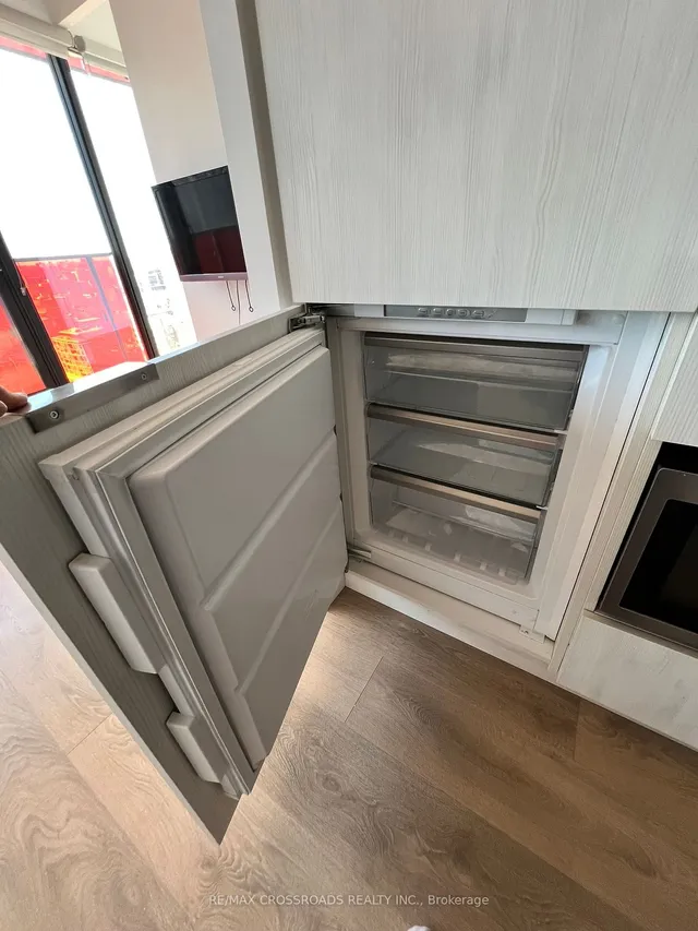 Additional property image - 215 Queen St Unit 2105