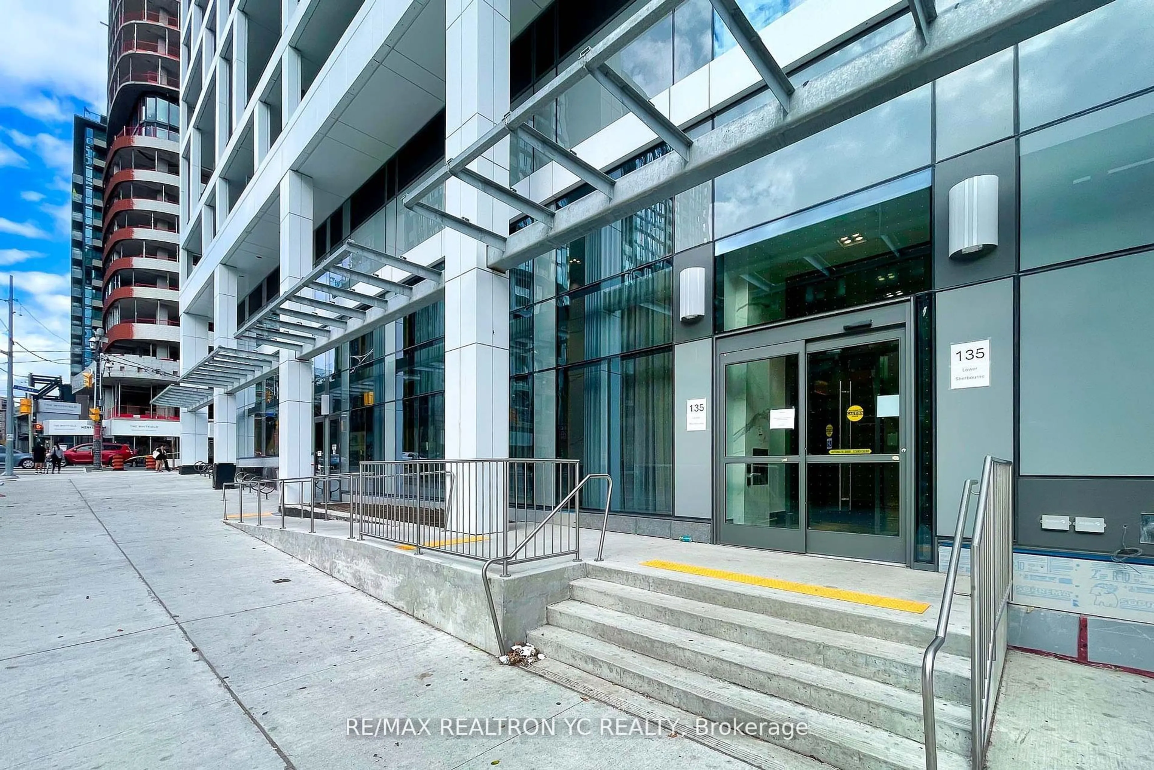 Indoor foyer for 135 Lower Sherbourne St #1838, Toronto Ontario M5A 1Y4