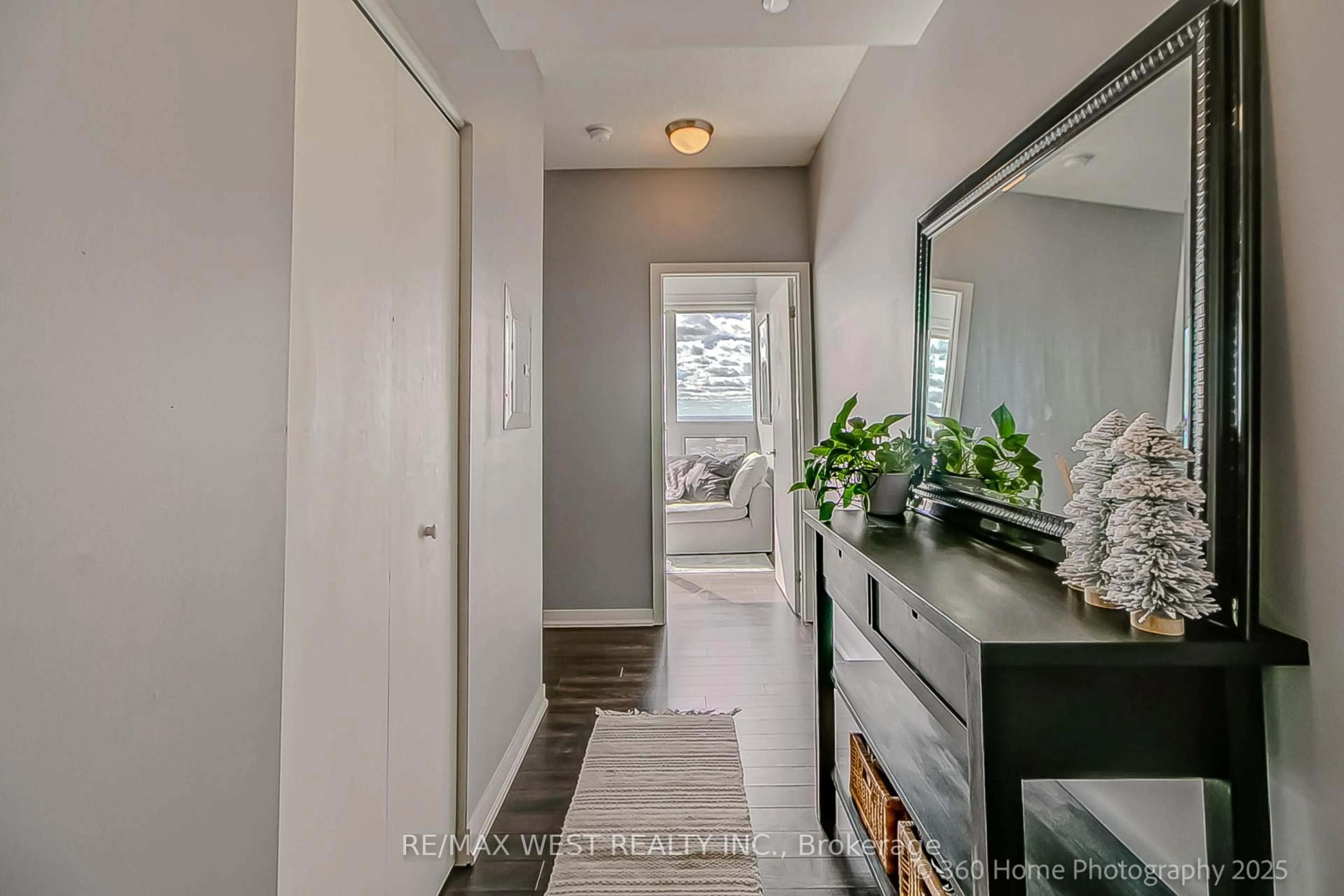 Indoor entryway for 51 East Liberty St #1512, Toronto Ontario M6K 3P8