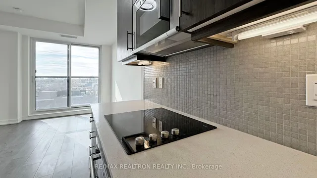 Additional property image - 297 College St Unit 815