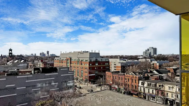 Additional property image - 297 College St Unit 815