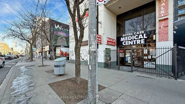 Additional property image - 297 College St Unit 815