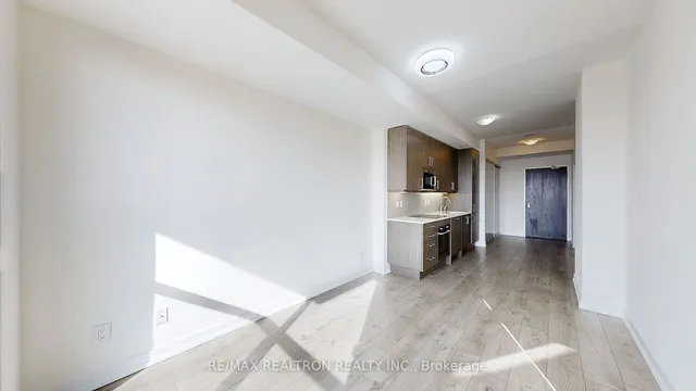 Additional property image - 297 College St Unit 815