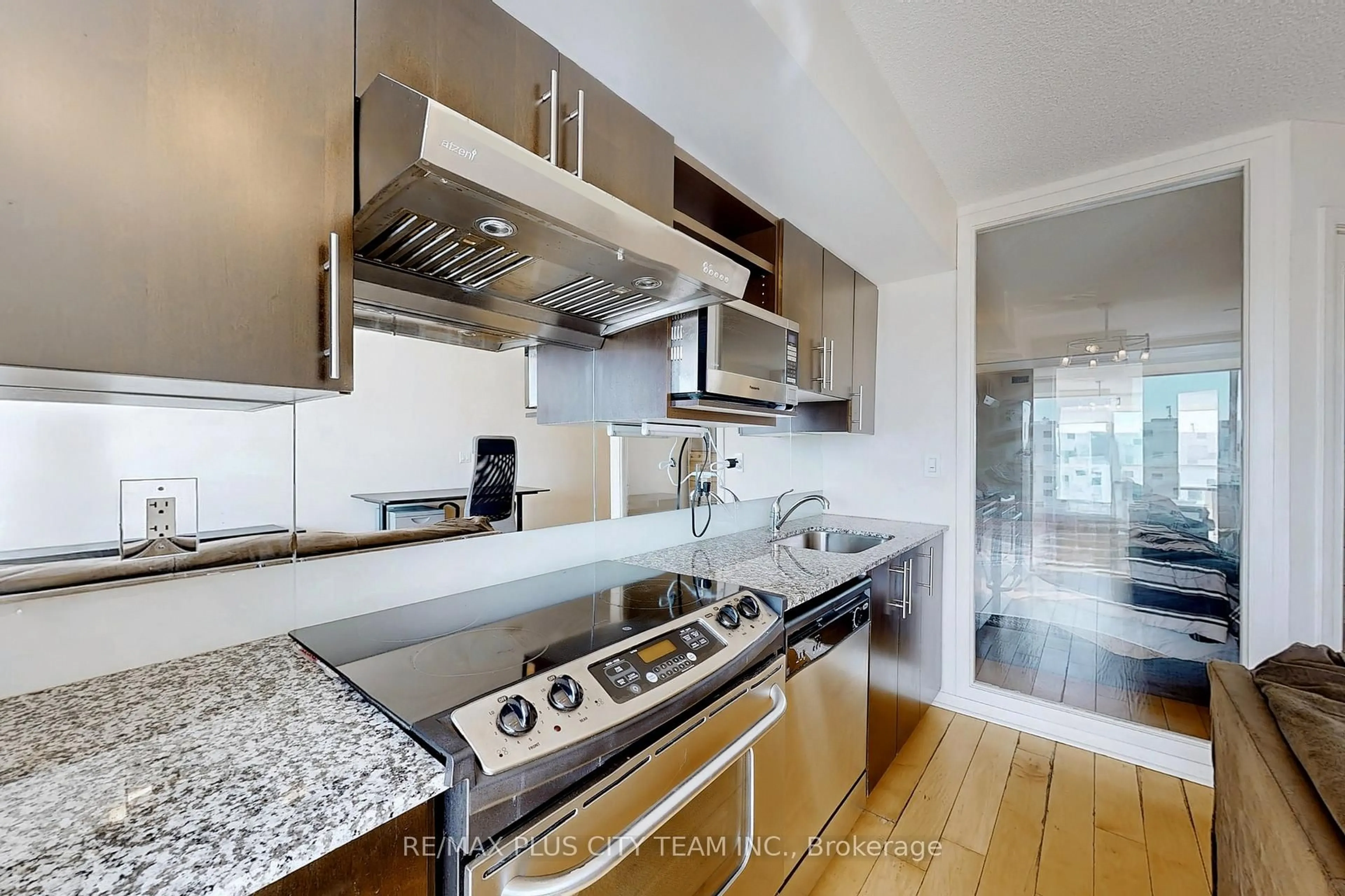 Contemporary kitchen, unknown for 96 St Patrick St #1412, Toronto Ontario M5T 1V2