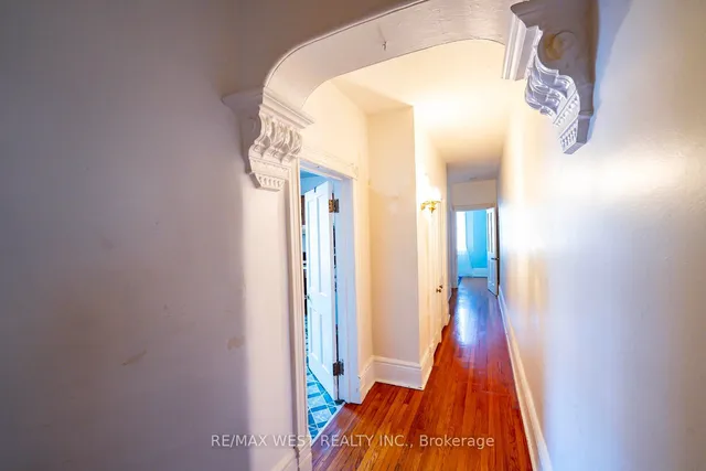 Additional property image - 217 Gladstone Ave