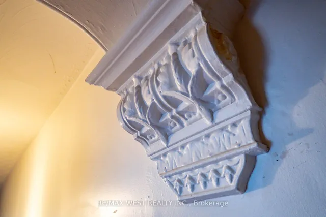 Additional property image - 217 Gladstone Ave