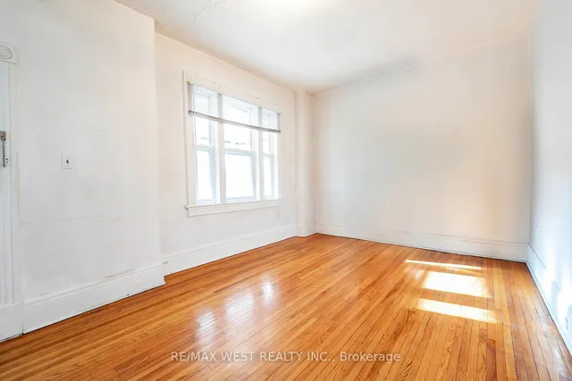 Additional property image - 217 Gladstone Ave