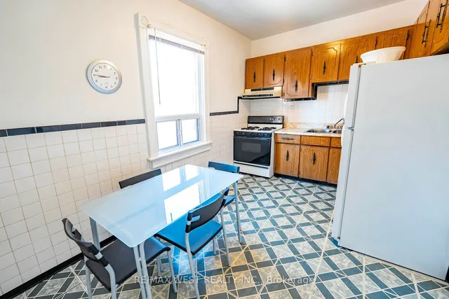 Additional property image - 217 Gladstone Ave