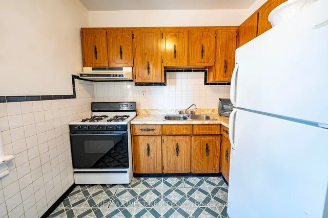 Additional property image - 217 Gladstone Ave