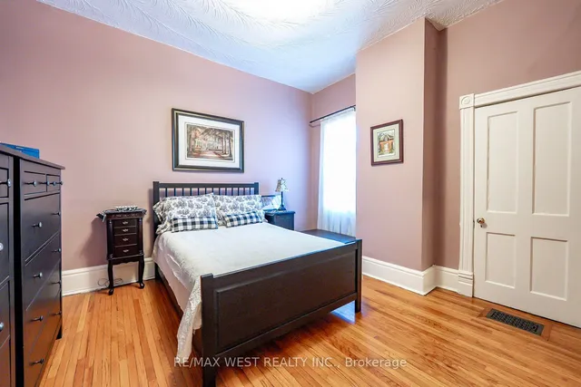 Additional property image - 217 Gladstone Ave