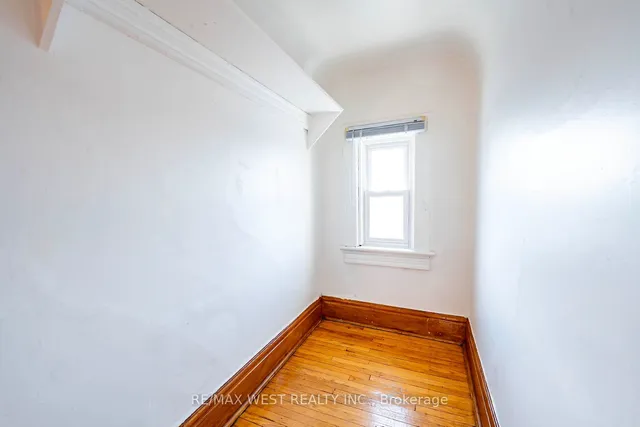 Additional property image - 217 Gladstone Ave