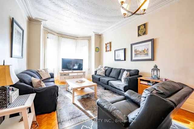 Additional property image - 217 Gladstone Ave