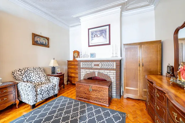 Additional property image - 217 Gladstone Ave