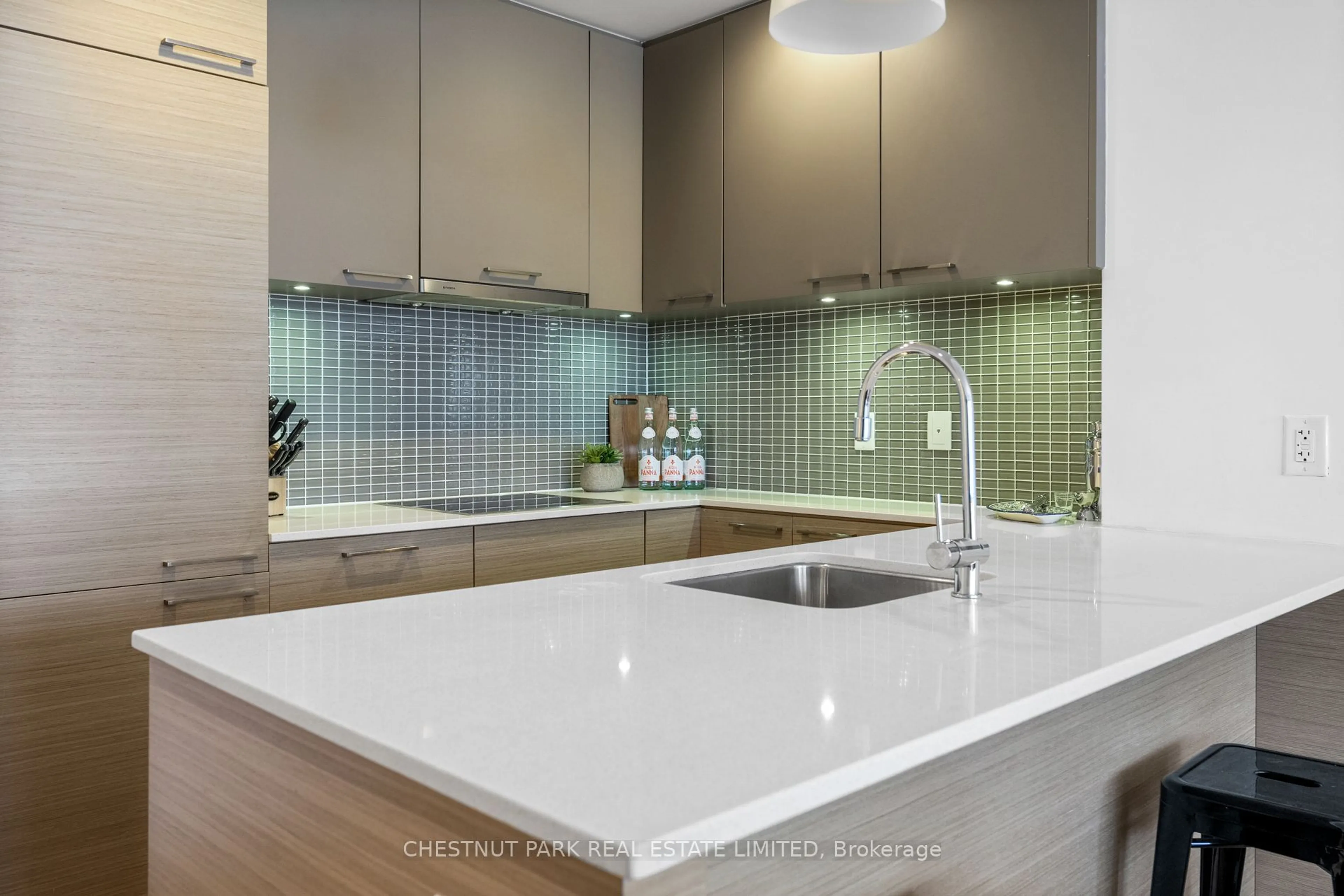 Contemporary kitchen, ceramic/tile floor for 55 Front St #707, Toronto Ontario M5E 0A7