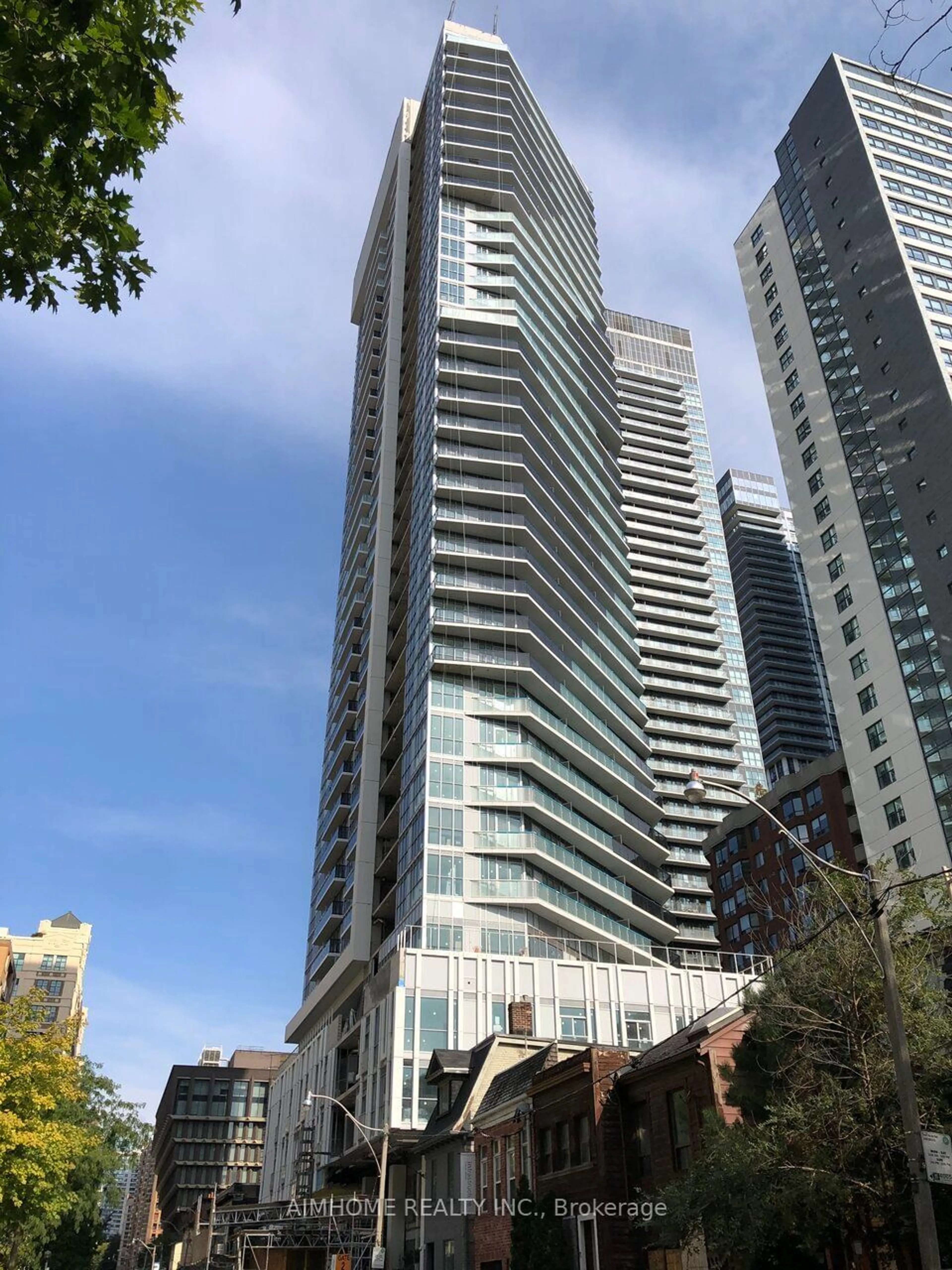 Unknown for 77 Mutual St #1602, Toronto Ontario M5B 2A9