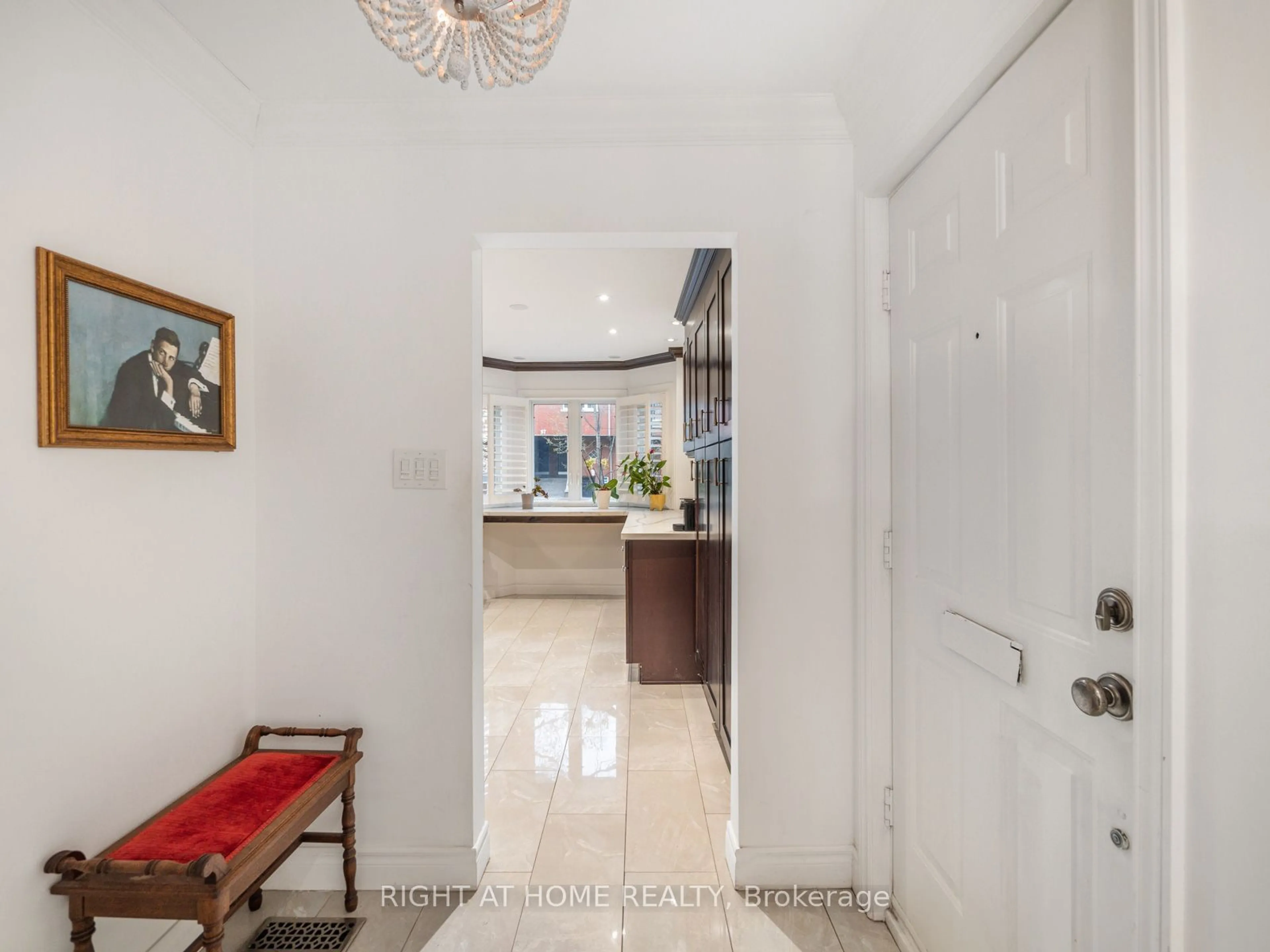 Indoor foyer for 36D Massey St, Toronto Ontario M6J 3T1