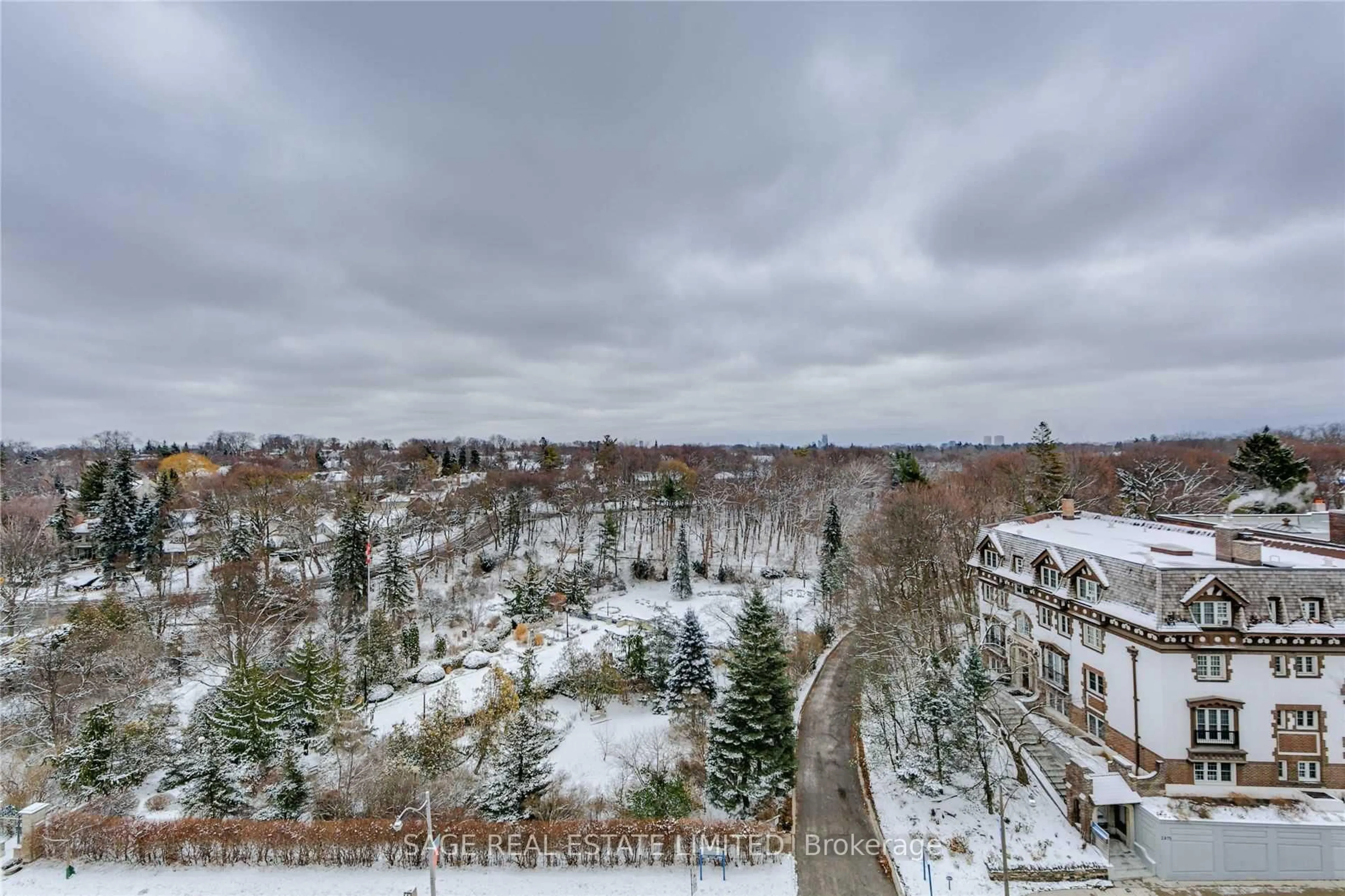 A pic from outside/outdoor area/front of a property/back of a property/a pic from drone, city buildings view from balcony for 2900 Yonge St #504, Toronto Ontario M4N 3N8