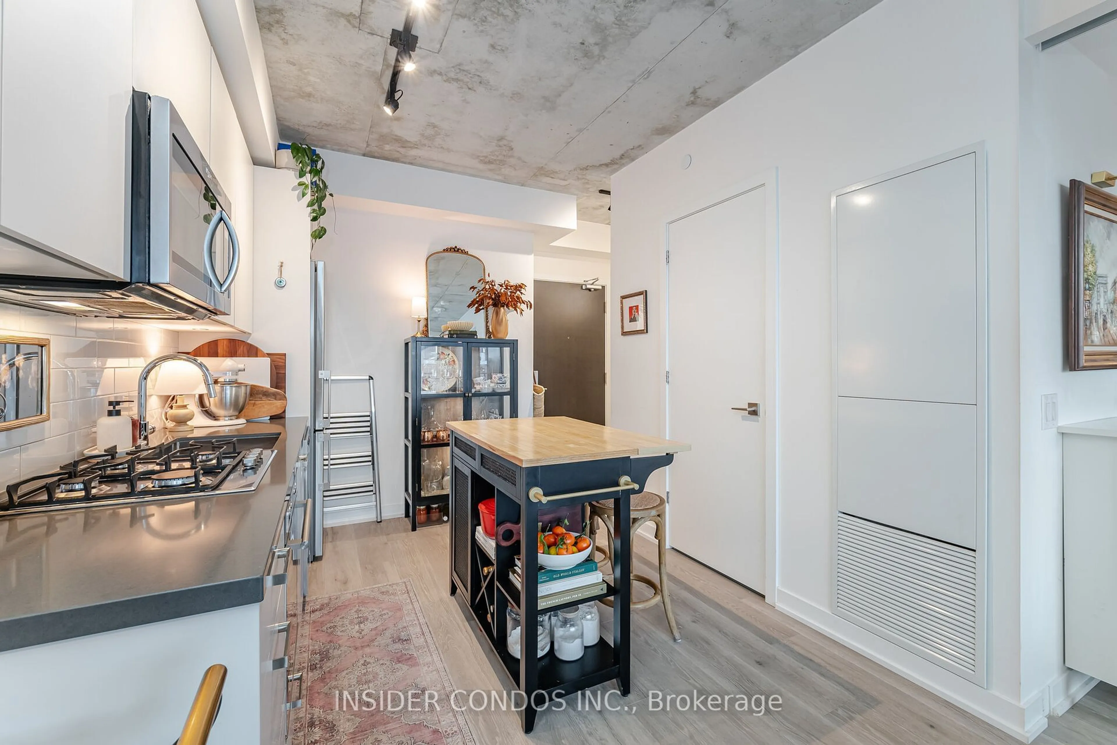 Open concept kitchen, unknown for 55 Ontario St #1402, Toronto Ontario M5A 0T8